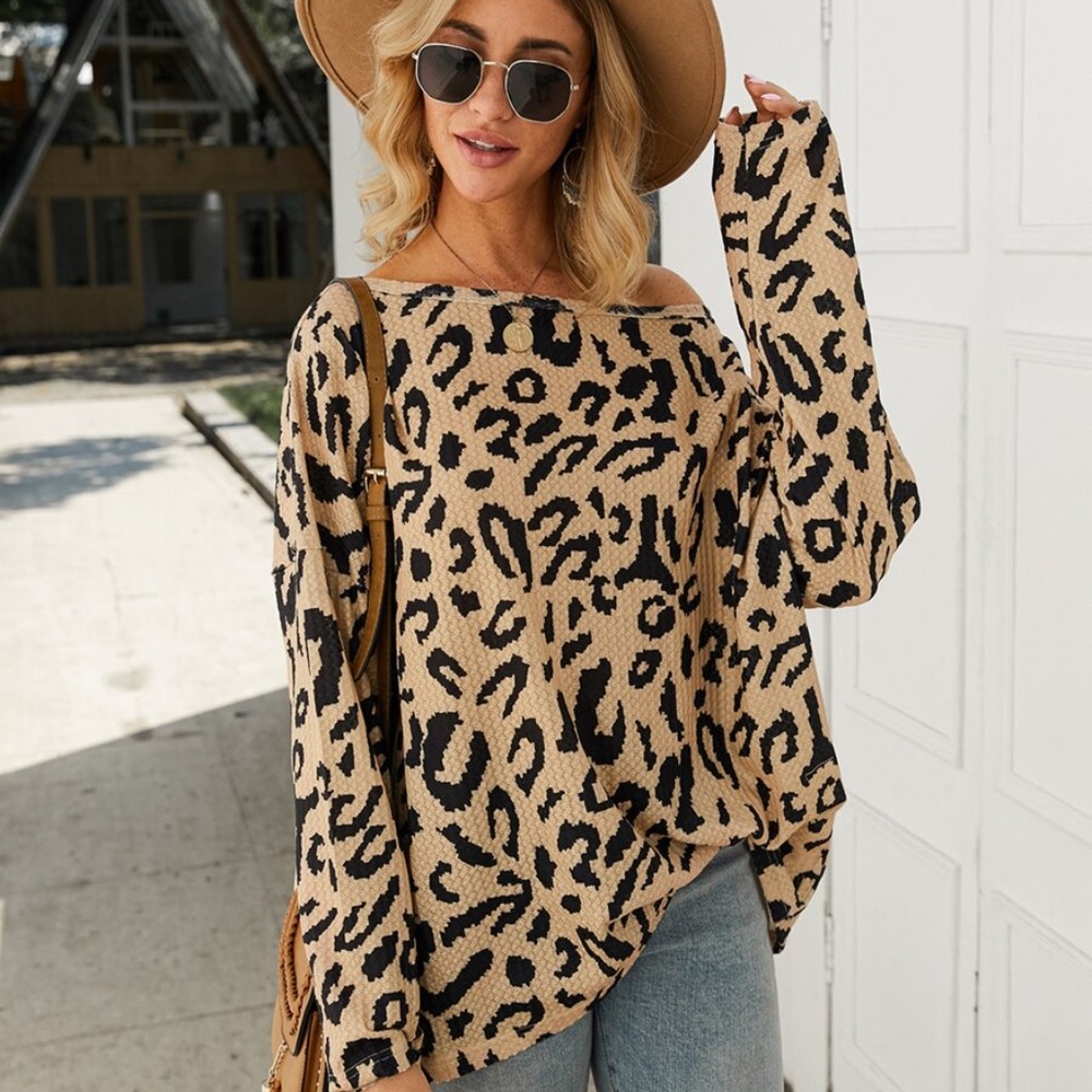Leopard print loose fit long sleeve top - Picture 6 of 6